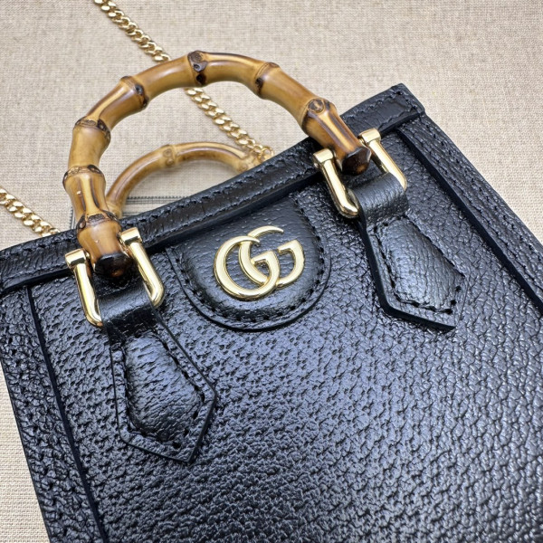 GUCCI DIANA SUPER MINI BAG-12*12.5*6CM [760251克] CELINE CHANEL ACCESSORIES LOEWE SHOES LOUIS VUITTON DIRO YSL OTHER BRAND HANDBAGS BALENCIAGA BOTTEGA VENETA GOYARD HERMES BURBERRY VALENTINO GUCCI FENDI MIUMIU CHLOE PRADA BVLGARI SUITCASE NEW ARRIVAL 