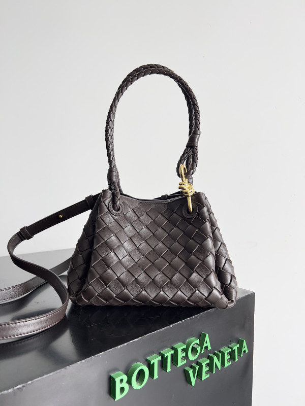 BOTTEGA VENETA Andiamo Parachute Small shoulder bag (image for) BOTTEGA VENETA Andiamo Parachute Small shoulder bag