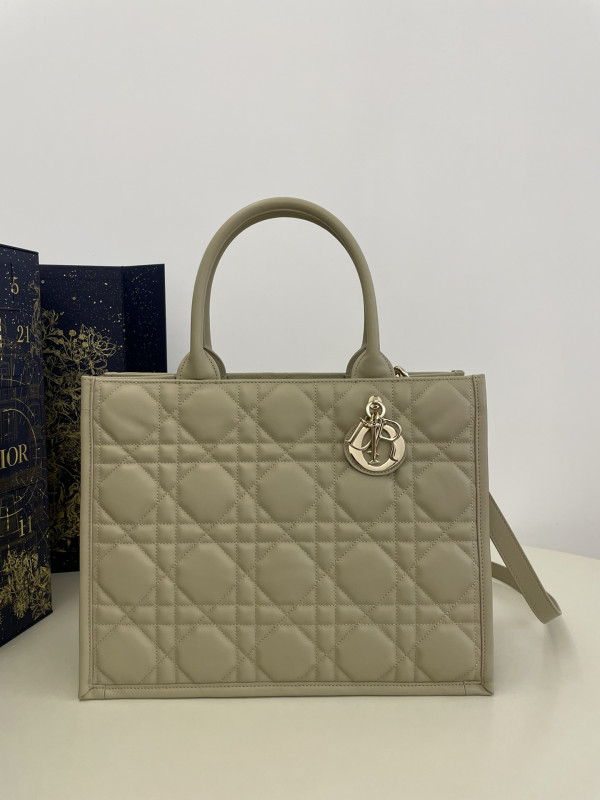 (image for) MEDIUM DIRO BOOK TOTE-36*18*28CM