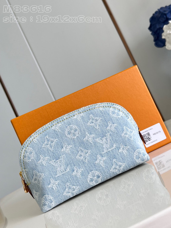 (image for) Louis Vuitton Pochette Cosmétique PM