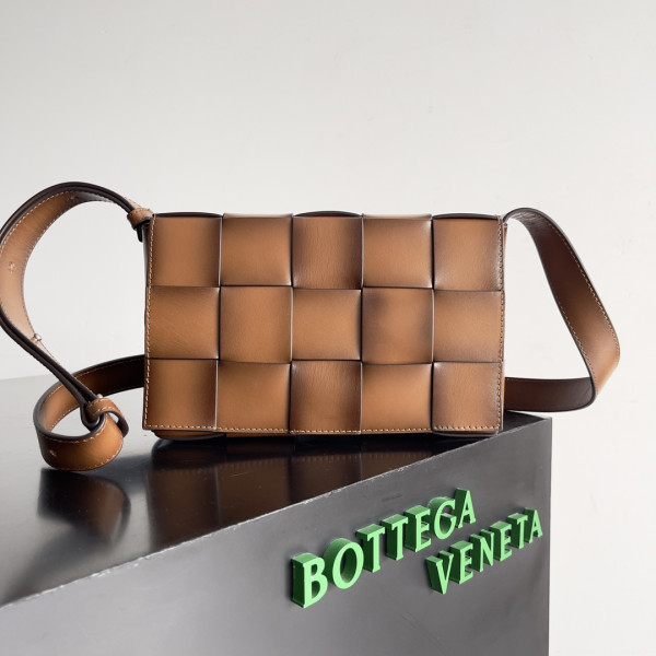 (image for) BOTTEGA VENETA CASSETTE-23*15*6cm