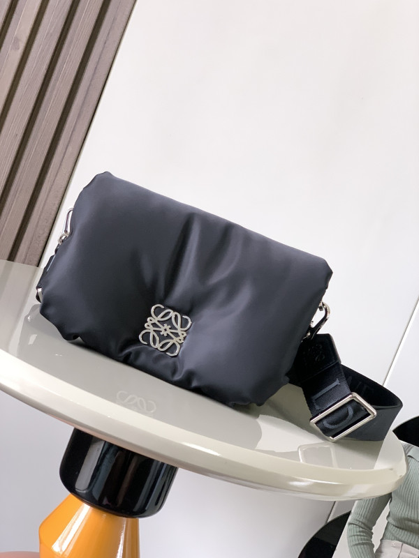 (image for) Lowee Goya Puffer leather shoulder bag-20*13*6CM