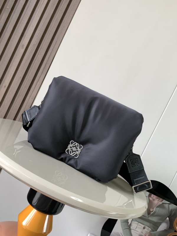 (image for) Lowee Goya Puffer leather shoulder bag-23*17*9CM