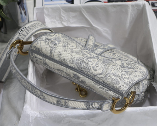 DIRO SADDLE BAG-25.5*20*6.5CM [C1TOV-024821] CELINE CHANEL ACCESSORIES LOEWE SHOES LOUIS VUITTON DIRO YSL OTHER BRAND HANDBAGS BALENCIAGA BOTTEGA VENETA GOYARD HERMES BURBERRY VALENTINO GUCCI FENDI MIUMIU CHLOE PRADA BVLGARI SUITCASE NEW ARRIVAL 