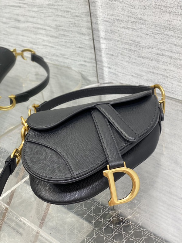 DIRO SADDLE BAG -17*5*15CM [C1TOV-024205] CELINE CHANEL ACCESSORIES LOEWE SHOES LOUIS VUITTON DIRO YSL OTHER BRAND HANDBAGS BALENCIAGA BOTTEGA VENETA GOYARD HERMES BURBERRY VALENTINO GUCCI FENDI MIUMIU CHLOE PRADA BVLGARI SUITCASE NEW ARRIVAL 