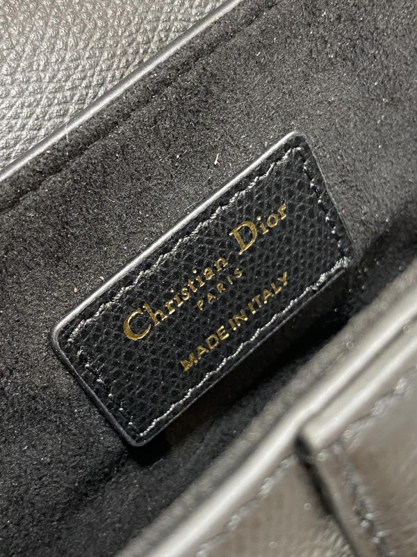 DIRO SADDLE BAG -17*5*15CM [C1TOV-024205] CELINE CHANEL ACCESSORIES LOEWE SHOES LOUIS VUITTON DIRO YSL OTHER BRAND HANDBAGS BALENCIAGA BOTTEGA VENETA GOYARD HERMES BURBERRY VALENTINO GUCCI FENDI MIUMIU CHLOE PRADA BVLGARI SUITCASE NEW ARRIVAL 