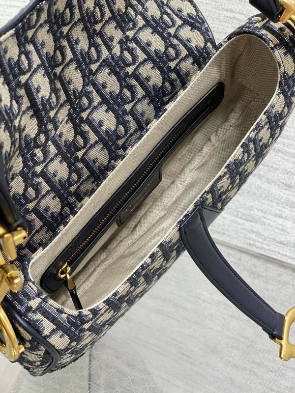 DIRO SADDLE BAG-24*6*18CM [C1TOV-023640] CELINE CHANEL ACCESSORIES LOEWE SHOES LOUIS VUITTON DIRO YSL OTHER BRAND HANDBAGS BALENCIAGA BOTTEGA VENETA GOYARD HERMES BURBERRY VALENTINO GUCCI FENDI MIUMIU CHLOE PRADA BVLGARI SUITCASE NEW ARRIVAL 