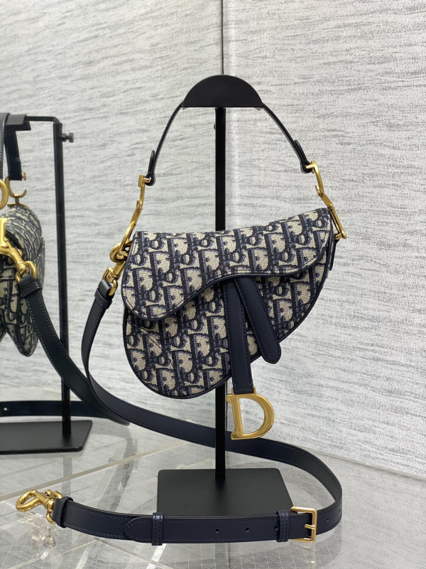 DIRO SADDLE BAG -17*5*15CM [3397] CELINE CHANEL ACCESSORIES LOEWE SHOES LOUIS VUITTON DIRO YSL OTHER BRAND HANDBAGS BALENCIAGA BOTTEGA VENETA GOYARD HERMES BURBERRY VALENTINO GUCCI FENDI MIUMIU CHLOE PRADA BVLGARI SUITCASE NEW ARRIVAL 
