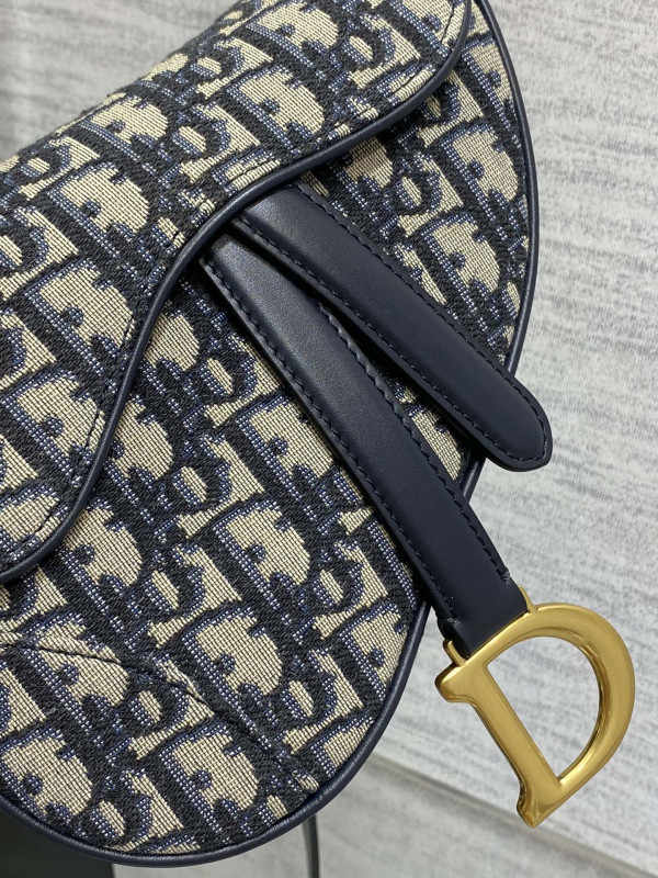 DIRO SADDLE BAG -17*5*15CM [3397] CELINE CHANEL ACCESSORIES LOEWE SHOES LOUIS VUITTON DIRO YSL OTHER BRAND HANDBAGS BALENCIAGA BOTTEGA VENETA GOYARD HERMES BURBERRY VALENTINO GUCCI FENDI MIUMIU CHLOE PRADA BVLGARI SUITCASE NEW ARRIVAL 