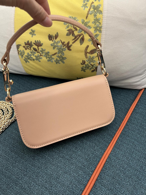 VALENTINO LOC? SMALL SHOULDER BAG IN CALFSKIN [C1TOQ-024458] CELINE CHANEL ACCESSORIES LOEWE SHOES LOUIS VUITTON DIRO YSL OTHER BRAND HANDBAGS BALENCIAGA BOTTEGA VENETA GOYARD HERMES BURBERRY VALENTINO GUCCI FENDI MIUMIU CHLOE PRADA BVLGARI SUITCASE NEW ARRIVAL 
