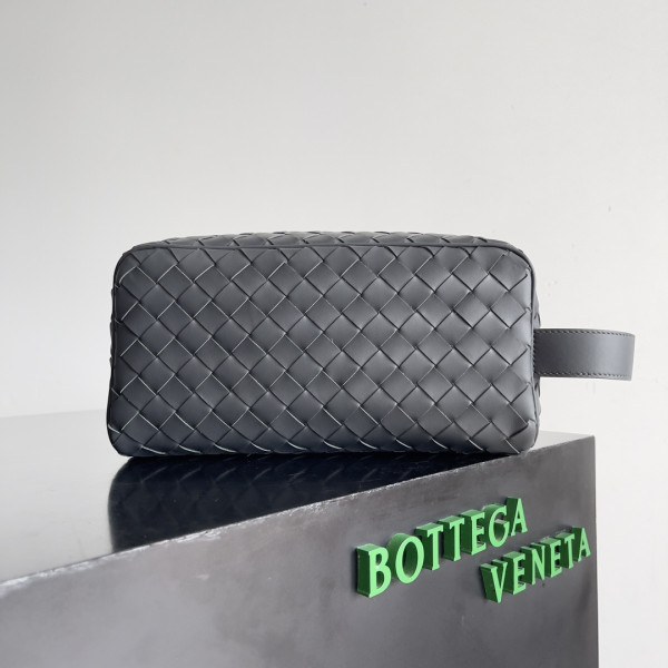 (image for) Bottega Veneta Intrecciato Leather Wallet-On-Strap
