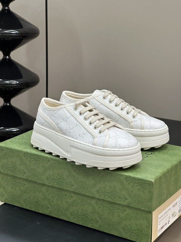 (image for) GUCCI women's GG SNEAKER
