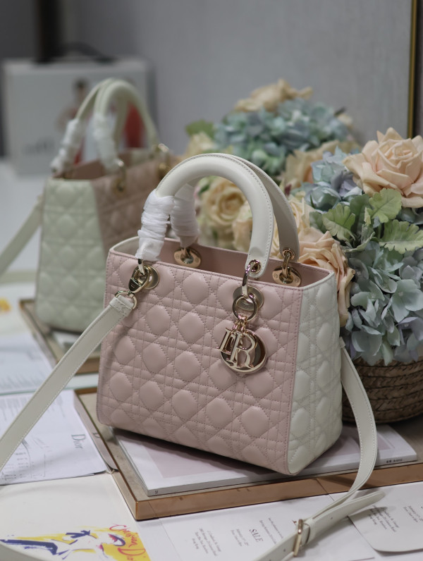 LADY DI0R-24CM [C1TM5-083726] CELINE CHANEL ACCESSORIES LOEWE SHOES LOUIS VUITTON DIRO YSL OTHER BRAND HANDBAGS BALENCIAGA BOTTEGA VENETA GOYARD HERMES BURBERRY VALENTINO GUCCI FENDI MIUMIU CHLOE PRADA BVLGARI SUITCASE NEW ARRIVAL 