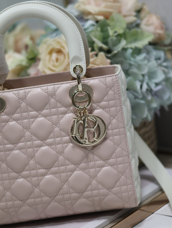 LADY DI0R-24CM [C1TM5-083726] CELINE CHANEL ACCESSORIES LOEWE SHOES LOUIS VUITTON DIRO YSL OTHER BRAND HANDBAGS BALENCIAGA BOTTEGA VENETA GOYARD HERMES BURBERRY VALENTINO GUCCI FENDI MIUMIU CHLOE PRADA BVLGARI SUITCASE NEW ARRIVAL 
