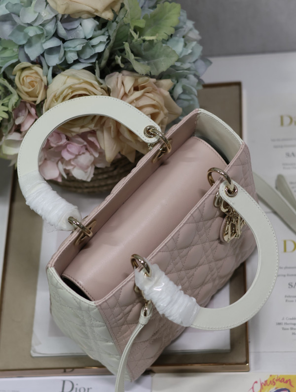 LADY DI0R-24CM [C1TM5-083726] CELINE CHANEL ACCESSORIES LOEWE SHOES LOUIS VUITTON DIRO YSL OTHER BRAND HANDBAGS BALENCIAGA BOTTEGA VENETA GOYARD HERMES BURBERRY VALENTINO GUCCI FENDI MIUMIU CHLOE PRADA BVLGARI SUITCASE NEW ARRIVAL 