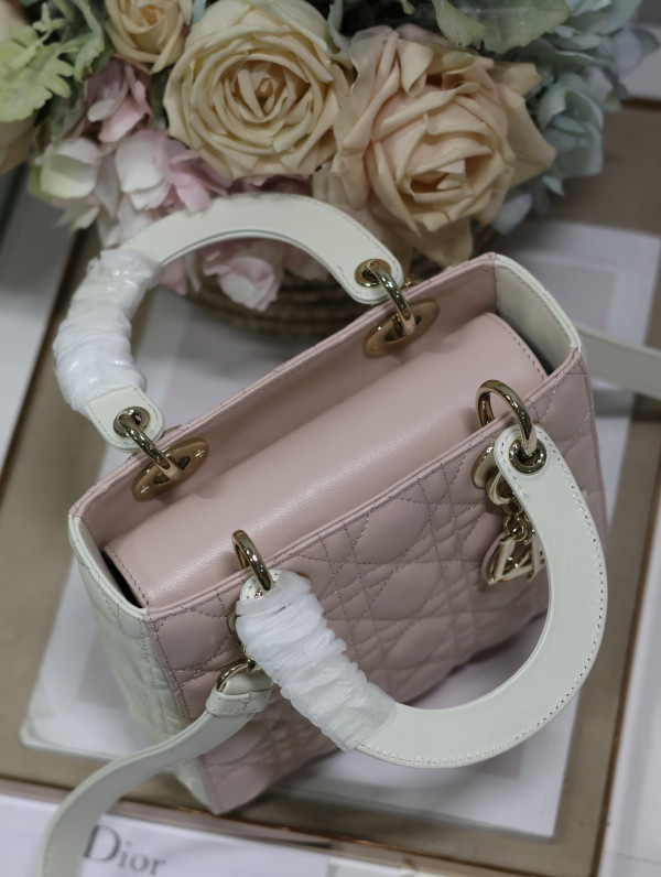LADY DI0R-20CM [C1TM5-083242] CELINE CHANEL ACCESSORIES LOEWE SHOES LOUIS VUITTON DIRO YSL OTHER BRAND HANDBAGS BALENCIAGA BOTTEGA VENETA GOYARD HERMES BURBERRY VALENTINO GUCCI FENDI MIUMIU CHLOE PRADA BVLGARI SUITCASE NEW ARRIVAL 