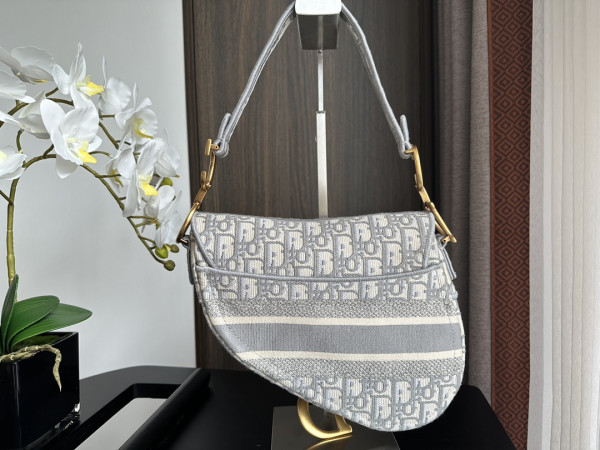 DIRO SADDLE BAG-25.5*20*6.5CM [C1TM5-082737] CELINE CHANEL ACCESSORIES LOEWE SHOES LOUIS VUITTON DIRO YSL OTHER BRAND HANDBAGS BALENCIAGA BOTTEGA VENETA GOYARD HERMES BURBERRY VALENTINO GUCCI FENDI MIUMIU CHLOE PRADA BVLGARI SUITCASE NEW ARRIVAL 
