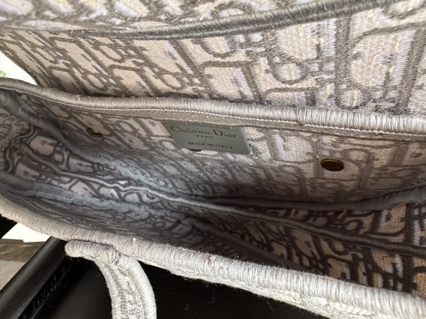 DIRO SADDLE BAG-25.5*20*6.5CM [C1TM5-082737] CELINE CHANEL ACCESSORIES LOEWE SHOES LOUIS VUITTON DIRO YSL OTHER BRAND HANDBAGS BALENCIAGA BOTTEGA VENETA GOYARD HERMES BURBERRY VALENTINO GUCCI FENDI MIUMIU CHLOE PRADA BVLGARI SUITCASE NEW ARRIVAL 