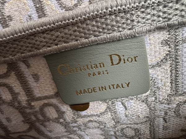 DIRO SADDLE BAG-25.5*20*6.5CM [C1TM5-082737] CELINE CHANEL ACCESSORIES LOEWE SHOES LOUIS VUITTON DIRO YSL OTHER BRAND HANDBAGS BALENCIAGA BOTTEGA VENETA GOYARD HERMES BURBERRY VALENTINO GUCCI FENDI MIUMIU CHLOE PRADA BVLGARI SUITCASE NEW ARRIVAL 