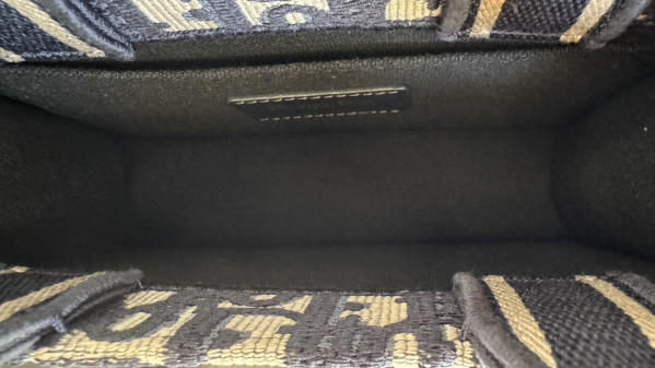 DIRO MINI BOOK TOTE-21.5*13*7.5CM [C1TM5-081321] CELINE CHANEL ACCESSORIES LOEWE SHOES LOUIS VUITTON DIRO YSL OTHER BRAND HANDBAGS BALENCIAGA BOTTEGA VENETA GOYARD HERMES BURBERRY VALENTINO GUCCI FENDI MIUMIU CHLOE PRADA BVLGARI SUITCASE NEW ARRIVAL 