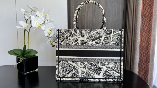 MEDIUM DIRO BOOK TOTE-36*18*28CM [C1TM5-081122] CELINE CHANEL ACCESSORIES LOEWE SHOES LOUIS VUITTON DIRO YSL OTHER BRAND HANDBAGS BALENCIAGA BOTTEGA VENETA GOYARD HERMES BURBERRY VALENTINO GUCCI FENDI MIUMIU CHLOE PRADA BVLGARI SUITCASE NEW ARRIVAL 