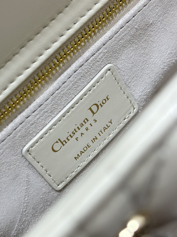LADY DI0R-20CM [C1TM5-080957] CELINE CHANEL ACCESSORIES LOEWE SHOES LOUIS VUITTON DIRO YSL OTHER BRAND HANDBAGS BALENCIAGA BOTTEGA VENETA GOYARD HERMES BURBERRY VALENTINO GUCCI FENDI MIUMIU CHLOE PRADA BVLGARI SUITCASE NEW ARRIVAL 