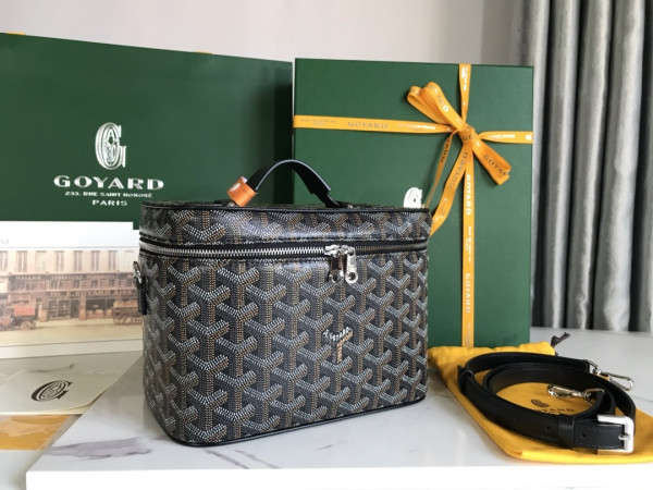 GOYARD MUSE VANITY CASE-20*14*16CM [020185] CELINE CHANEL ACCESSORIES LOEWE SHOES LOUIS VUITTON DIRO YSL OTHER BRAND HANDBAGS BALENCIAGA BOTTEGA VENETA GOYARD HERMES BURBERRY VALENTINO GUCCI FENDI MIUMIU CHLOE PRADA BVLGARI SUITCASE NEW ARRIVAL 