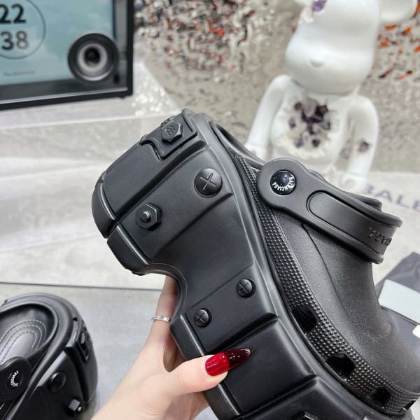 Balenciaga??Crocs sandals [C1TM3-021925] CELINE CHANEL ACCESSORIES LOEWE SHOES LOUIS VUITTON DIRO YSL OTHER BRAND HANDBAGS BALENCIAGA BOTTEGA VENETA GOYARD HERMES BURBERRY VALENTINO GUCCI FENDI MIUMIU CHLOE PRADA BVLGARI SUITCASE NEW ARRIVAL 