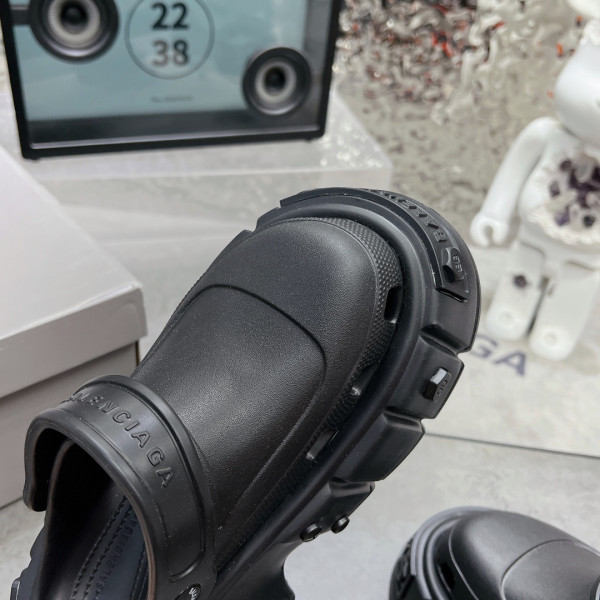 Balenciaga??Crocs sandals [C1TM3-021925] CELINE CHANEL ACCESSORIES LOEWE SHOES LOUIS VUITTON DIRO YSL OTHER BRAND HANDBAGS BALENCIAGA BOTTEGA VENETA GOYARD HERMES BURBERRY VALENTINO GUCCI FENDI MIUMIU CHLOE PRADA BVLGARI SUITCASE NEW ARRIVAL 