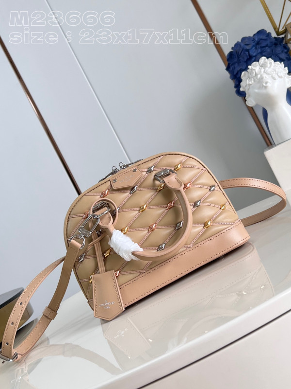(image for) LOUIS VUITTON Nano Alma