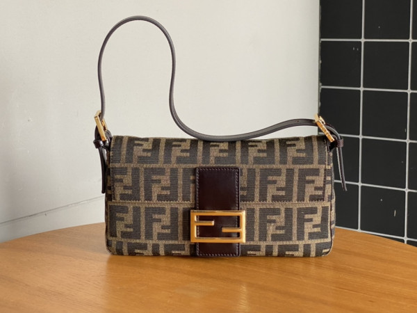 (image for) FENDI BAGUETTE-26*15*4cm