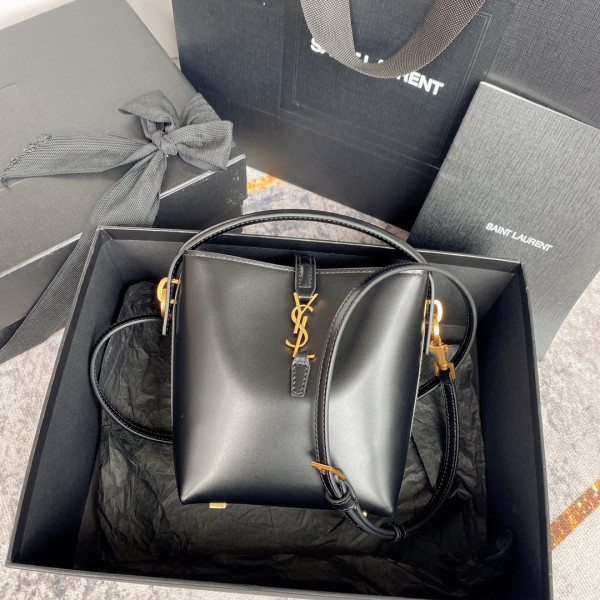 YSL LE 37 HOBO BAG -15*13*6cm [765870] CELINE CHANEL ACCESSORIES LOEWE SHOES LOUIS VUITTON DIRO YSL OTHER BRAND HANDBAGS BALENCIAGA BOTTEGA VENETA GOYARD HERMES BURBERRY VALENTINO GUCCI FENDI MIUMIU CHLOE PRADA BVLGARI SUITCASE NEW ARRIVAL 