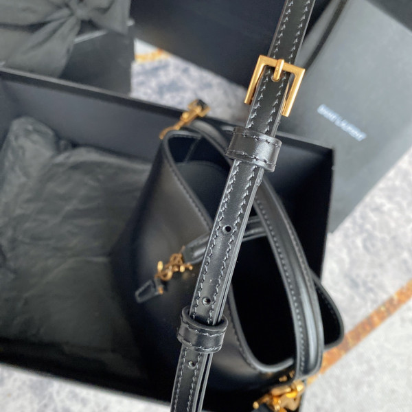YSL LE 37 HOBO BAG -15*13*6cm [765870] CELINE CHANEL ACCESSORIES LOEWE SHOES LOUIS VUITTON DIRO YSL OTHER BRAND HANDBAGS BALENCIAGA BOTTEGA VENETA GOYARD HERMES BURBERRY VALENTINO GUCCI FENDI MIUMIU CHLOE PRADA BVLGARI SUITCASE NEW ARRIVAL 
