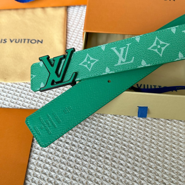 LOUIS VUITTON BELT [C1TLK-061556] CELINE CHANEL ACCESSORIES LOEWE SHOES LOUIS VUITTON DIRO YSL OTHER BRAND HANDBAGS BALENCIAGA BOTTEGA VENETA GOYARD HERMES BURBERRY VALENTINO GUCCI FENDI MIUMIU CHLOE PRADA BVLGARI SUITCASE NEW ARRIVAL 