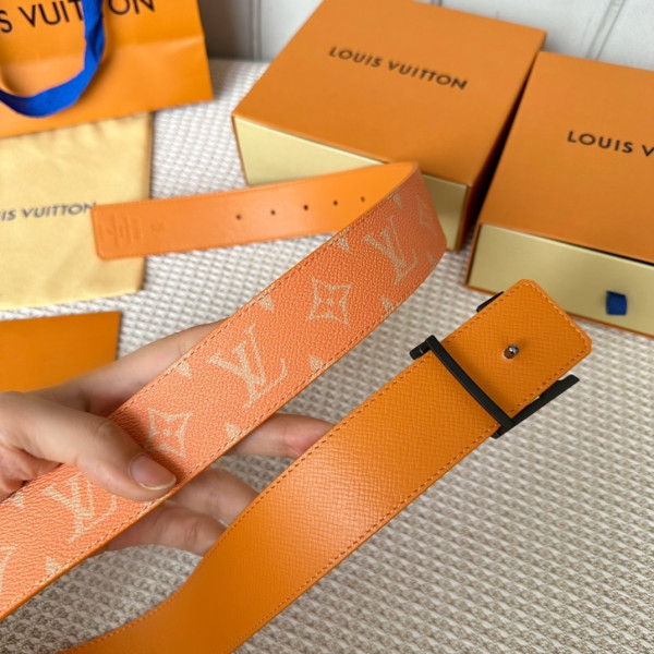 LOUIS VUITTON BELT [C1TLK-061508] CELINE CHANEL ACCESSORIES LOEWE SHOES LOUIS VUITTON DIRO YSL OTHER BRAND HANDBAGS BALENCIAGA BOTTEGA VENETA GOYARD HERMES BURBERRY VALENTINO GUCCI FENDI MIUMIU CHLOE PRADA BVLGARI SUITCASE NEW ARRIVAL 