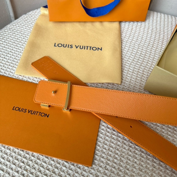 LOUIS VUITTON BELT [C1TLK-061410] CELINE CHANEL ACCESSORIES LOEWE SHOES LOUIS VUITTON DIRO YSL OTHER BRAND HANDBAGS BALENCIAGA BOTTEGA VENETA GOYARD HERMES BURBERRY VALENTINO GUCCI FENDI MIUMIU CHLOE PRADA BVLGARI SUITCASE NEW ARRIVAL 