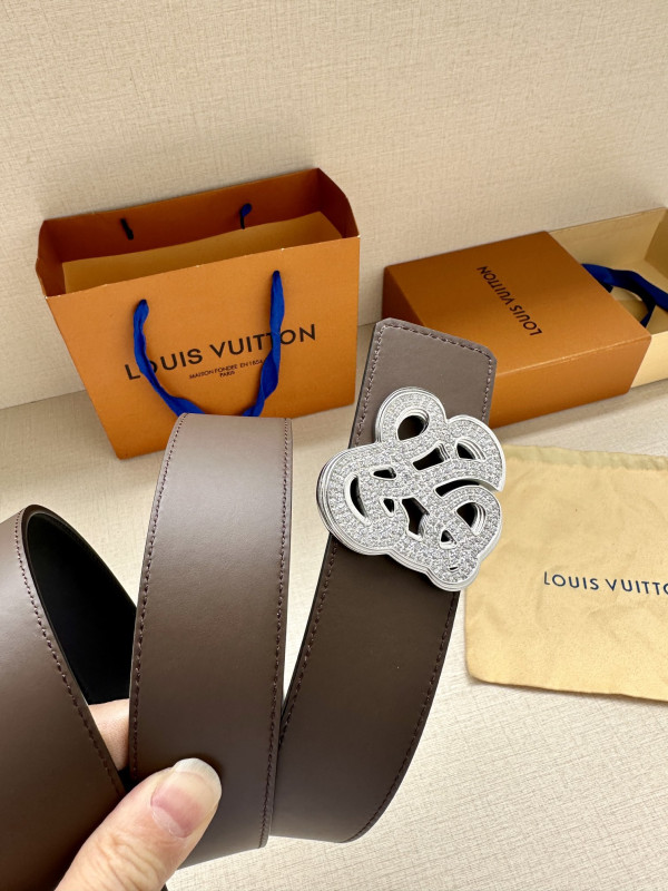 LOUIS VUITTON BELT [C1TLK-060927] CELINE CHANEL ACCESSORIES LOEWE SHOES LOUIS VUITTON DIRO YSL OTHER BRAND HANDBAGS BALENCIAGA BOTTEGA VENETA GOYARD HERMES BURBERRY VALENTINO GUCCI FENDI MIUMIU CHLOE PRADA BVLGARI SUITCASE NEW ARRIVAL 