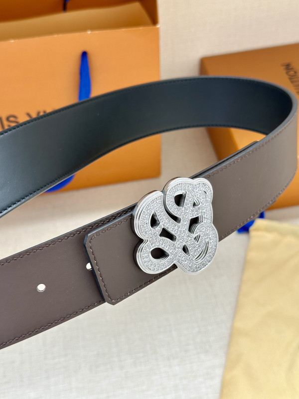 LOUIS VUITTON BELT [C1TLK-060927] CELINE CHANEL ACCESSORIES LOEWE SHOES LOUIS VUITTON DIRO YSL OTHER BRAND HANDBAGS BALENCIAGA BOTTEGA VENETA GOYARD HERMES BURBERRY VALENTINO GUCCI FENDI MIUMIU CHLOE PRADA BVLGARI SUITCASE NEW ARRIVAL 