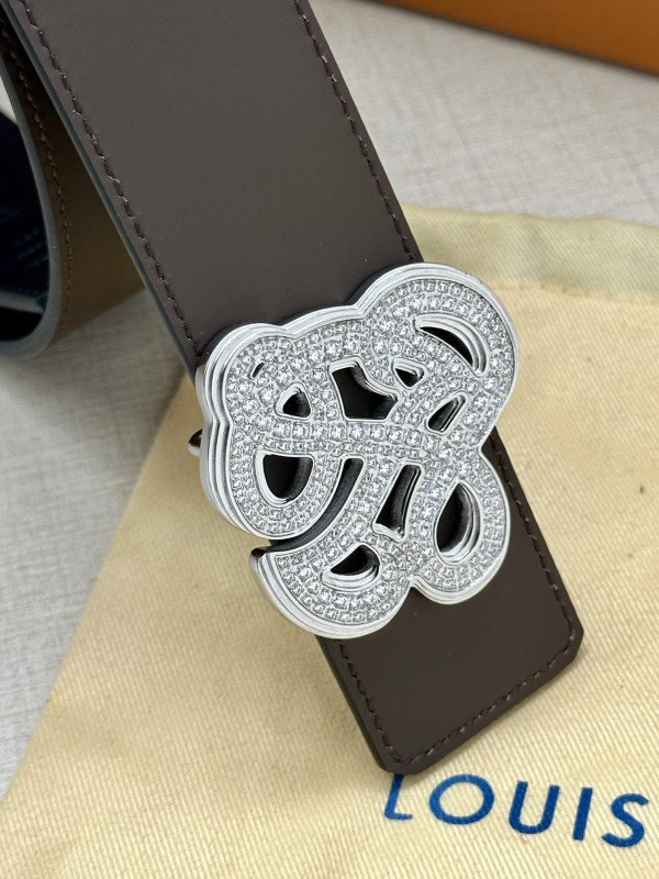 LOUIS VUITTON BELT [C1TLK-060927] CELINE CHANEL ACCESSORIES LOEWE SHOES LOUIS VUITTON DIRO YSL OTHER BRAND HANDBAGS BALENCIAGA BOTTEGA VENETA GOYARD HERMES BURBERRY VALENTINO GUCCI FENDI MIUMIU CHLOE PRADA BVLGARI SUITCASE NEW ARRIVAL 