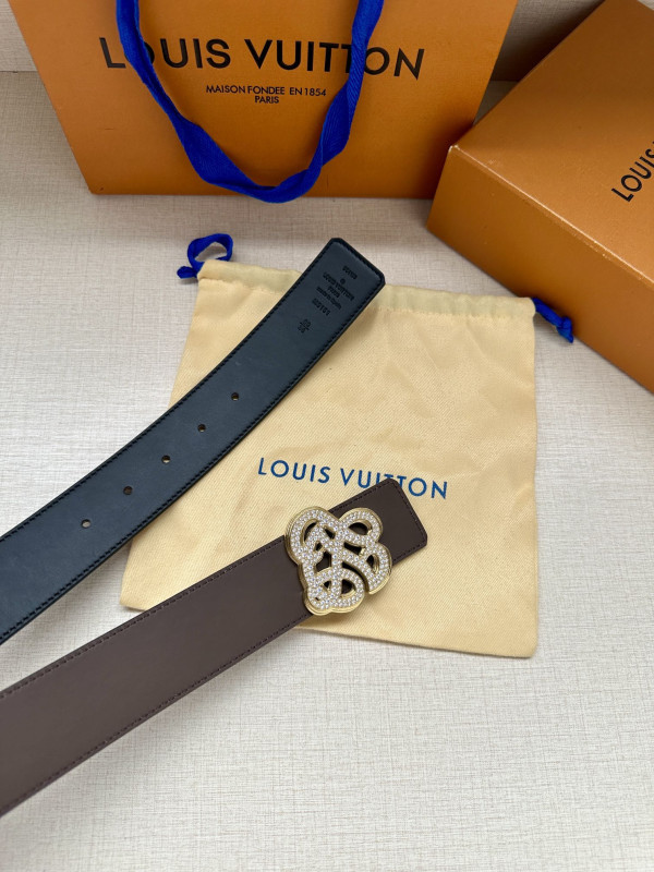 LOUIS VUITTON BELT [C1TLK-060927] CELINE CHANEL ACCESSORIES LOEWE SHOES LOUIS VUITTON DIRO YSL OTHER BRAND HANDBAGS BALENCIAGA BOTTEGA VENETA GOYARD HERMES BURBERRY VALENTINO GUCCI FENDI MIUMIU CHLOE PRADA BVLGARI SUITCASE NEW ARRIVAL 
