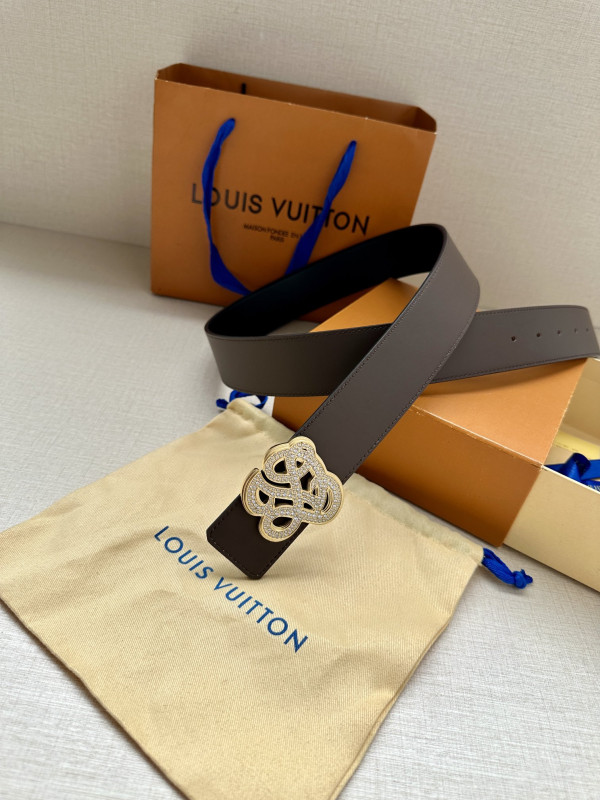 LOUIS VUITTON BELT [C1TLK-060927] CELINE CHANEL ACCESSORIES LOEWE SHOES LOUIS VUITTON DIRO YSL OTHER BRAND HANDBAGS BALENCIAGA BOTTEGA VENETA GOYARD HERMES BURBERRY VALENTINO GUCCI FENDI MIUMIU CHLOE PRADA BVLGARI SUITCASE NEW ARRIVAL 