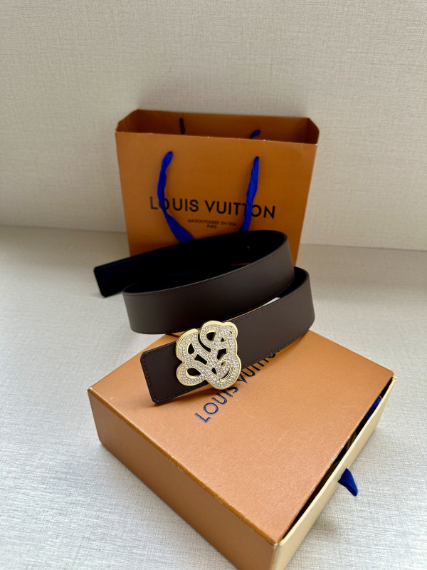 LOUIS VUITTON BELT [C1TLK-060927] CELINE CHANEL ACCESSORIES LOEWE SHOES LOUIS VUITTON DIRO YSL OTHER BRAND HANDBAGS BALENCIAGA BOTTEGA VENETA GOYARD HERMES BURBERRY VALENTINO GUCCI FENDI MIUMIU CHLOE PRADA BVLGARI SUITCASE NEW ARRIVAL 