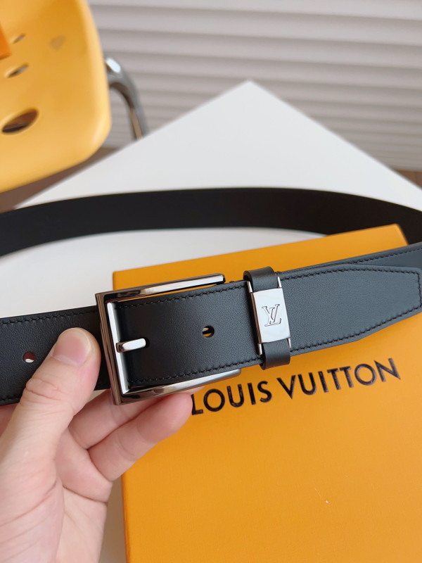 LOUIS VUITTON BELT [C1TLK-035708] CELINE CHANEL ACCESSORIES LOEWE SHOES LOUIS VUITTON DIRO YSL OTHER BRAND HANDBAGS BALENCIAGA BOTTEGA VENETA GOYARD HERMES BURBERRY VALENTINO GUCCI FENDI MIUMIU CHLOE PRADA BVLGARI SUITCASE NEW ARRIVAL 
