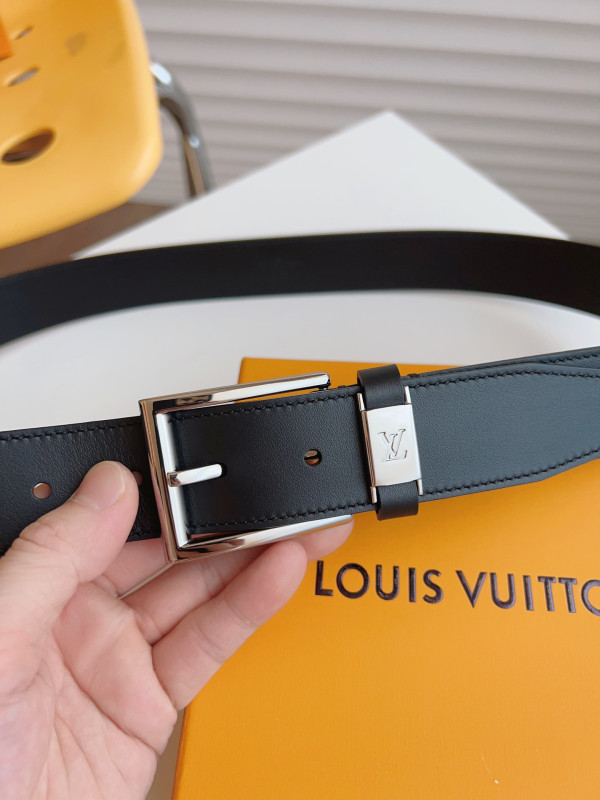 LOUIS VUITTON BELT [C1TLK-035514] CELINE CHANEL ACCESSORIES LOEWE SHOES LOUIS VUITTON DIRO YSL OTHER BRAND HANDBAGS BALENCIAGA BOTTEGA VENETA GOYARD HERMES BURBERRY VALENTINO GUCCI FENDI MIUMIU CHLOE PRADA BVLGARI SUITCASE NEW ARRIVAL 