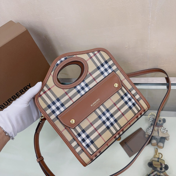 BURBERRY Mini Pocket Bag-23*6*26.5CM [C1TLK-025144] CELINE CHANEL ACCESSORIES LOEWE SHOES LOUIS VUITTON DIRO YSL OTHER BRAND HANDBAGS BALENCIAGA BOTTEGA VENETA GOYARD HERMES BURBERRY VALENTINO GUCCI FENDI MIUMIU CHLOE PRADA BVLGARI SUITCASE NEW ARRIVAL 