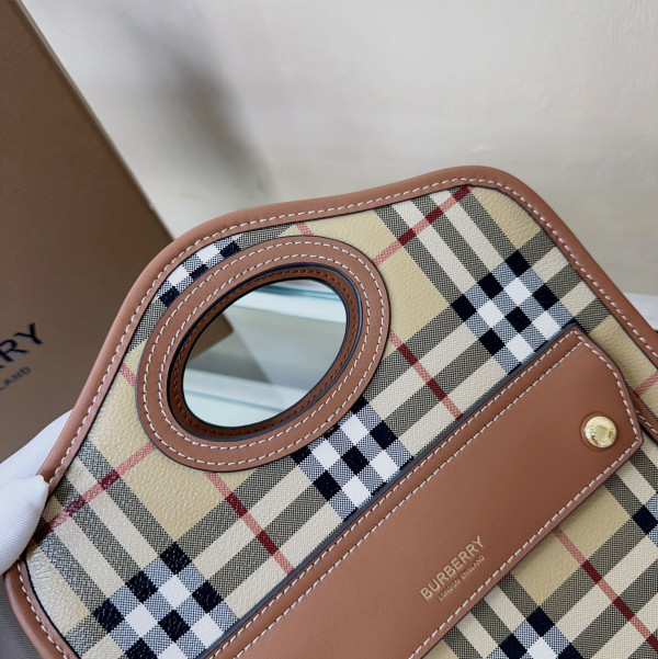 BURBERRY Mini Pocket Bag-23*6*26.5CM [C1TLK-025144] CELINE CHANEL ACCESSORIES LOEWE SHOES LOUIS VUITTON DIRO YSL OTHER BRAND HANDBAGS BALENCIAGA BOTTEGA VENETA GOYARD HERMES BURBERRY VALENTINO GUCCI FENDI MIUMIU CHLOE PRADA BVLGARI SUITCASE NEW ARRIVAL 