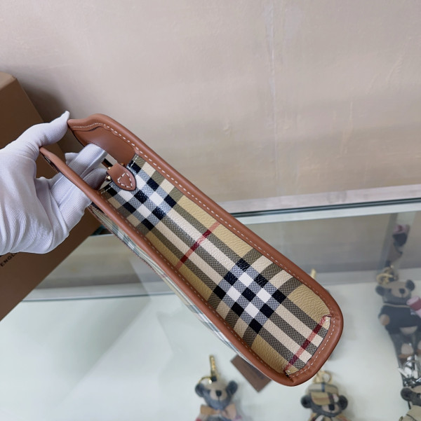 BURBERRY Mini Pocket Bag-23*6*26.5CM [C1TLK-025144] CELINE CHANEL ACCESSORIES LOEWE SHOES LOUIS VUITTON DIRO YSL OTHER BRAND HANDBAGS BALENCIAGA BOTTEGA VENETA GOYARD HERMES BURBERRY VALENTINO GUCCI FENDI MIUMIU CHLOE PRADA BVLGARI SUITCASE NEW ARRIVAL 