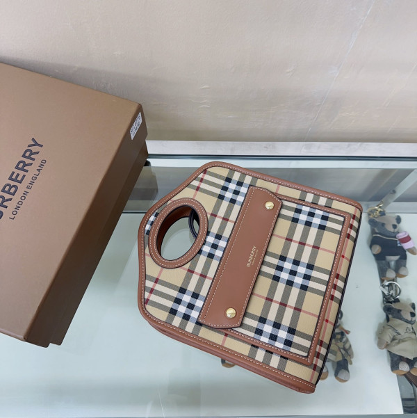 BURBERRY Mini Pocket Bag-23*6*26.5CM [C1TLK-025144] CELINE CHANEL ACCESSORIES LOEWE SHOES LOUIS VUITTON DIRO YSL OTHER BRAND HANDBAGS BALENCIAGA BOTTEGA VENETA GOYARD HERMES BURBERRY VALENTINO GUCCI FENDI MIUMIU CHLOE PRADA BVLGARI SUITCASE NEW ARRIVAL 