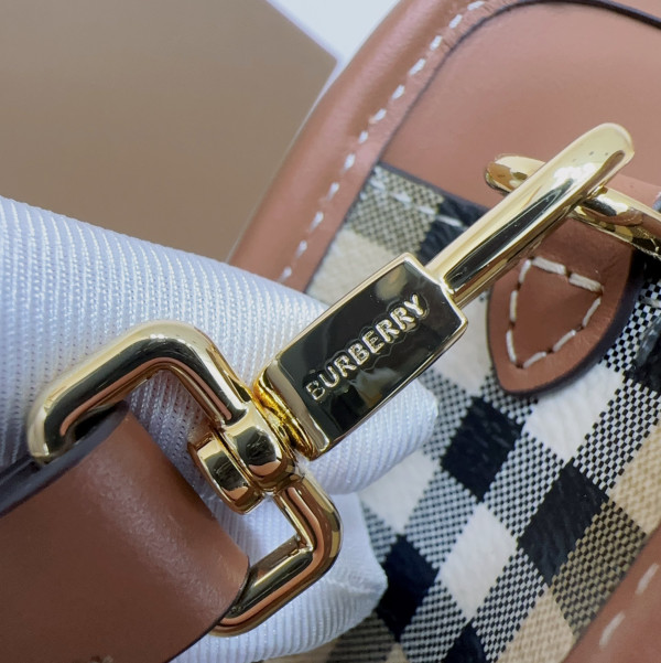 BURBERRY Mini Pocket Bag-23*6*26.5CM [C1TLK-025028] CELINE CHANEL ACCESSORIES LOEWE SHOES LOUIS VUITTON DIRO YSL OTHER BRAND HANDBAGS BALENCIAGA BOTTEGA VENETA GOYARD HERMES BURBERRY VALENTINO GUCCI FENDI MIUMIU CHLOE PRADA BVLGARI SUITCASE NEW ARRIVAL 