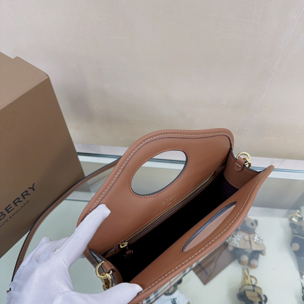 BURBERRY Mini Pocket Bag-23*6*26.5CM [C1TLK-025028] CELINE CHANEL ACCESSORIES LOEWE SHOES LOUIS VUITTON DIRO YSL OTHER BRAND HANDBAGS BALENCIAGA BOTTEGA VENETA GOYARD HERMES BURBERRY VALENTINO GUCCI FENDI MIUMIU CHLOE PRADA BVLGARI SUITCASE NEW ARRIVAL 